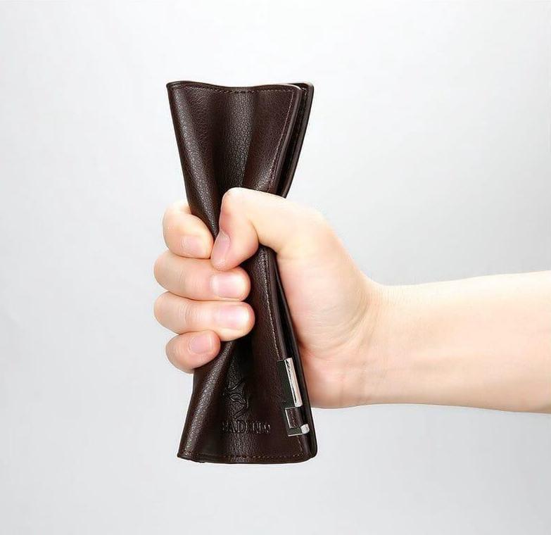 Mens leather Bi-fold wallet - stylish and pocket friendly