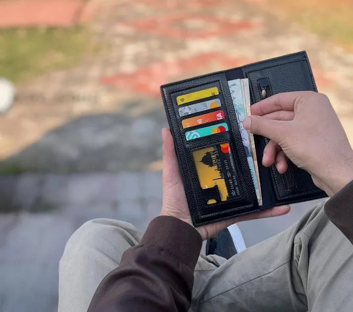 Mens fashionable leather wallet -   half with crocodile design